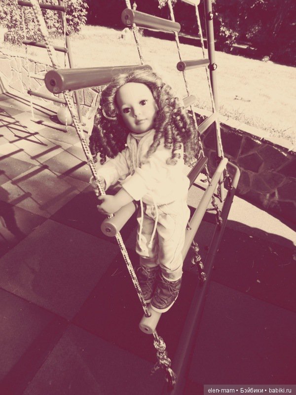 Чёрно-белые фото. Подсматриваем за жизнью кукол Kidz'n'Cats