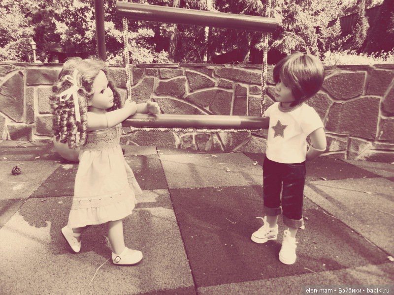 Чёрно-белые фото. Подсматриваем за жизнью кукол Kidz'n'Cats