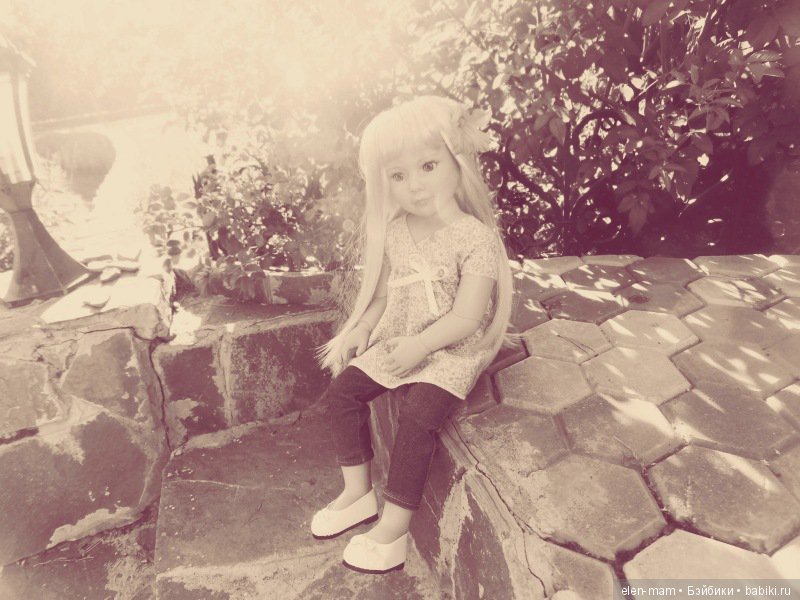 Чёрно-белые фото. Подсматриваем за жизнью кукол Kidz'n'Cats