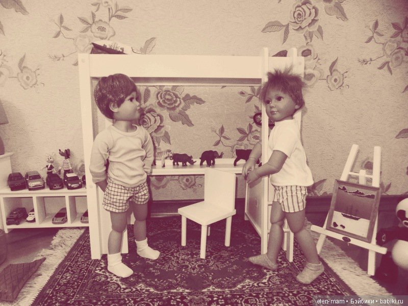 Чёрно-белые фото. Подсматриваем за жизнью кукол Kidz'n'Cats