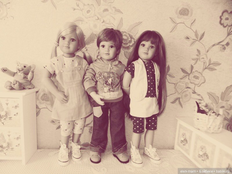 Чёрно-белые фото. Подсматриваем за жизнью кукол Kidz'n'Cats