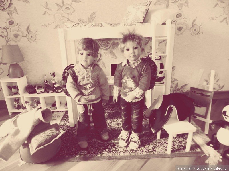 Чёрно-белые фото. Подсматриваем за жизнью кукол Kidz'n'Cats