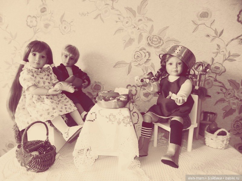 Чёрно-белые фото. Подсматриваем за жизнью кукол Kidz'n'Cats