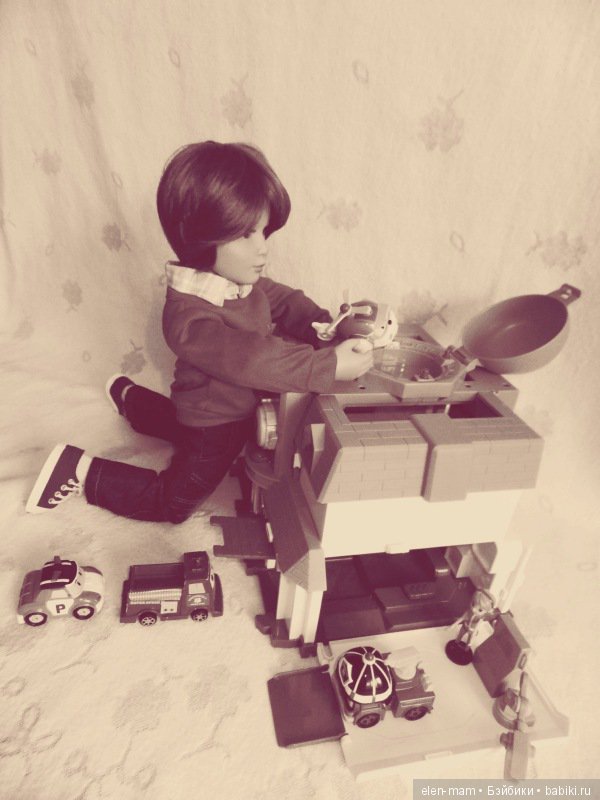 Чёрно-белые фото. Подсматриваем за жизнью кукол Kidz'n'Cats