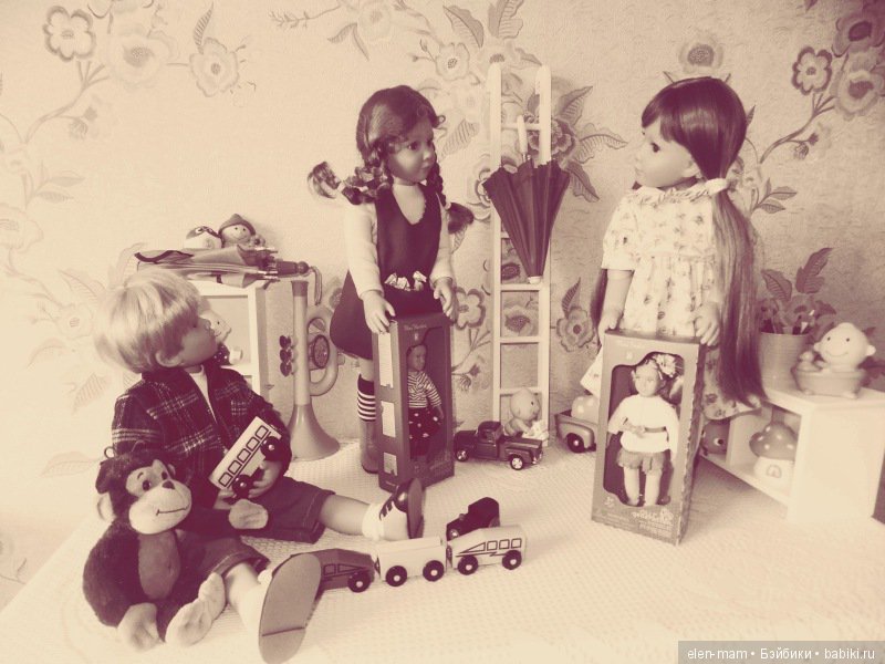 Чёрно-белые фото. Подсматриваем за жизнью кукол Kidz'n'Cats