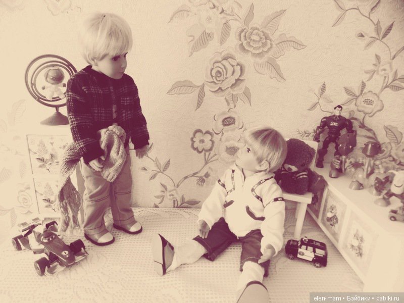 Чёрно-белые фото. Подсматриваем за жизнью кукол Kidz'n'Cats