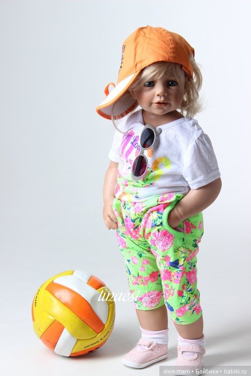 Левениг, кукла Вали