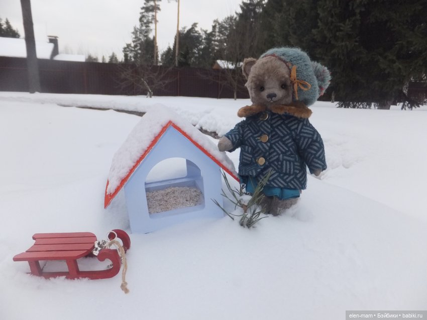 Мишка на улице