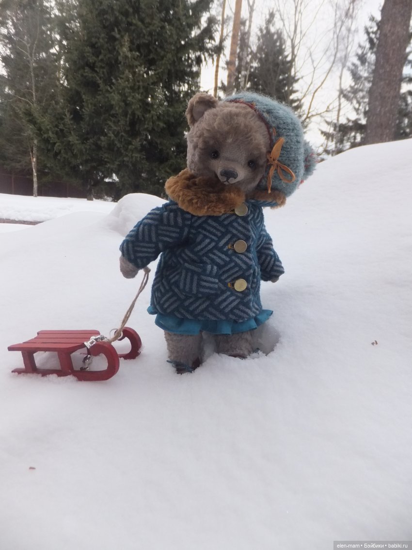 Мишка на улице