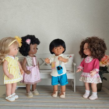 Тео и девчонки, Carmen Gonzalez dolls