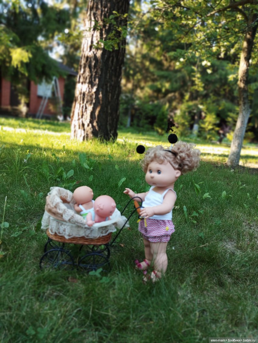 Просто коляску покатать😋 — Игровые куклы разных производителей (Разное): редкие бренды