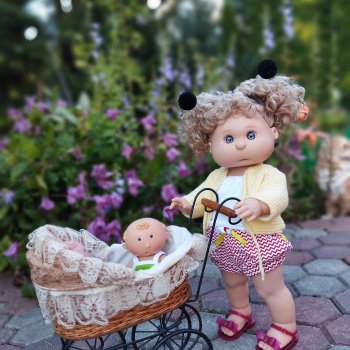 Просто коляску покатать😋