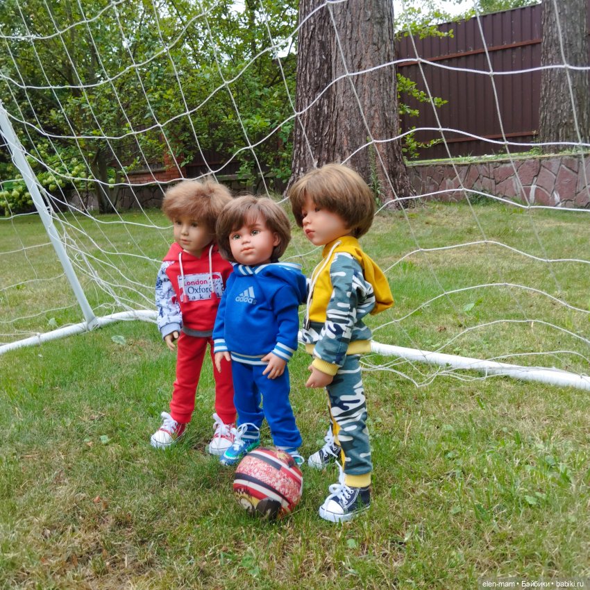 Футбол🥅⚽🏃‍♂️🏃‍♂️🏃‍♂️ — Коллекции игровых кукол (Playline): фото полок