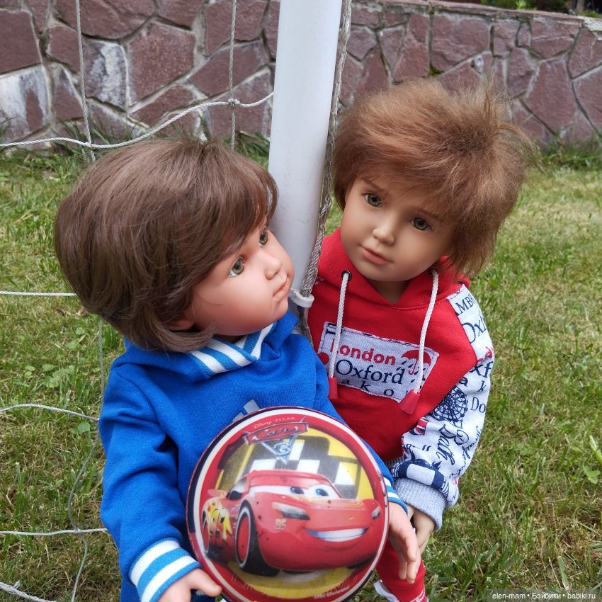 Футбол🥅⚽🏃‍♂️🏃‍♂️🏃‍♂️ — Коллекции игровых кукол (Playline): фото полок