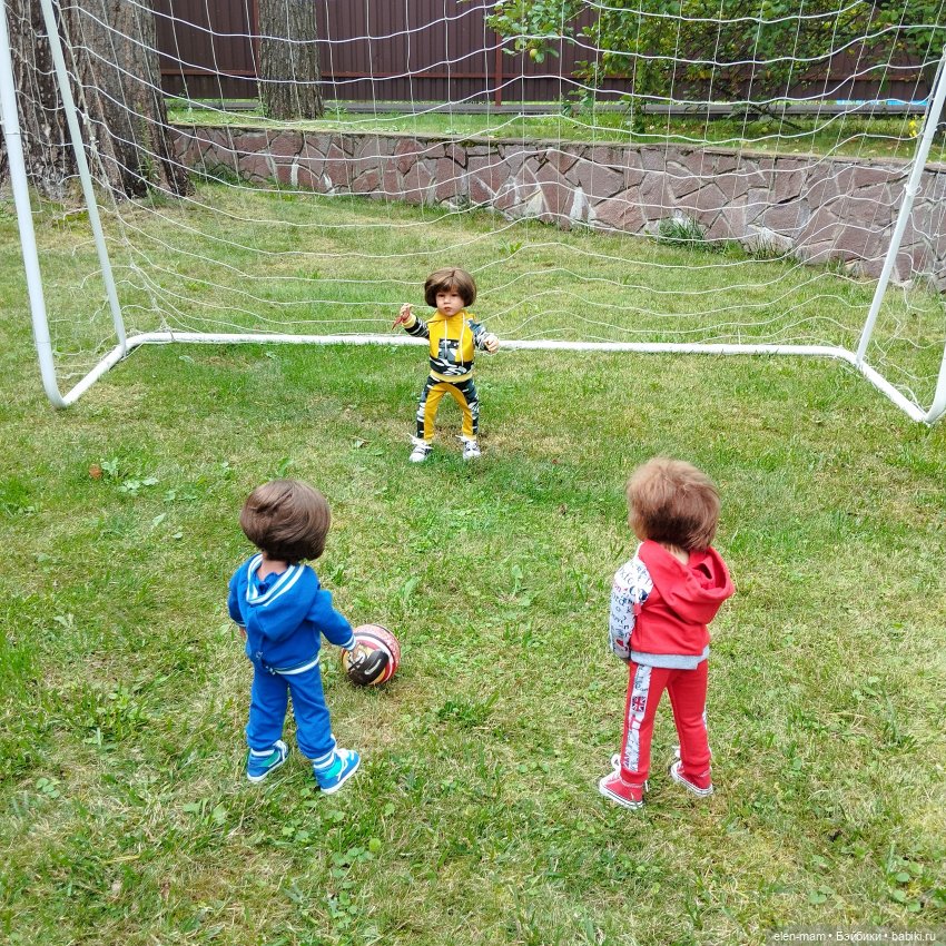 Футбол🥅⚽🏃‍♂️🏃‍♂️🏃‍♂️ — Коллекции игровых кукол (Playline): фото полок