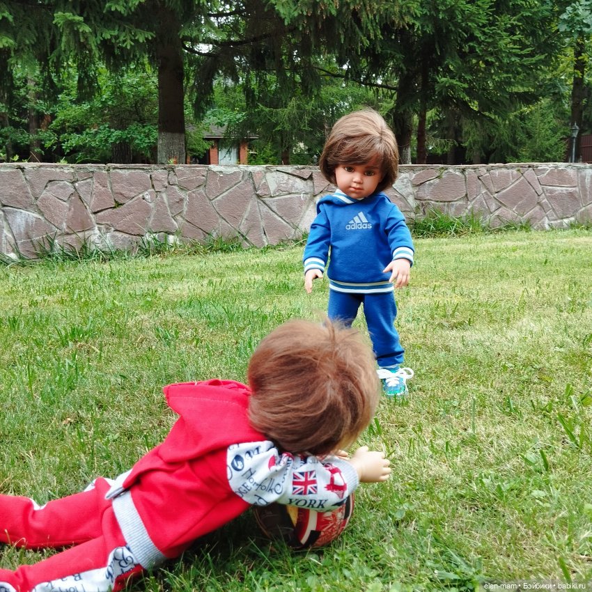 Футбол🥅⚽🏃‍♂️🏃‍♂️🏃‍♂️ — Коллекции игровых кукол (Playline): фото полок