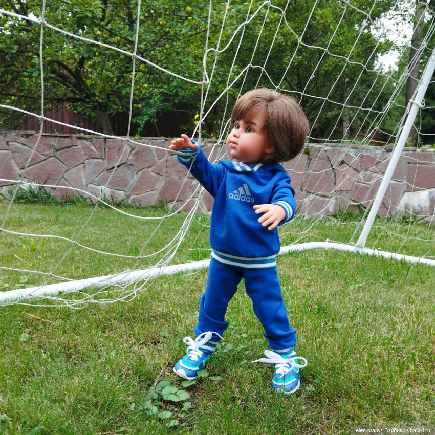 Футбол🥅⚽🏃‍♂️🏃‍♂️🏃‍♂️ — Коллекции игровых кукол (Playline): фото полок