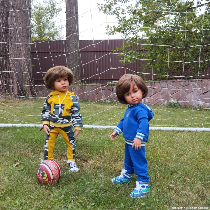 Футбол🥅⚽🏃‍♂️🏃‍♂️🏃‍♂️ — Коллекции игровых кукол (Playline): фото полок