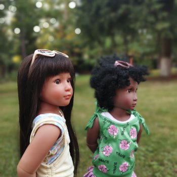 Гулять можно и нужно, особенно с куклами😁👍