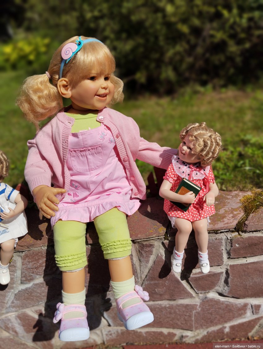 Большие и маленькие(◕‿↼) — Коллекции игровых кукол (Playline): фото полок