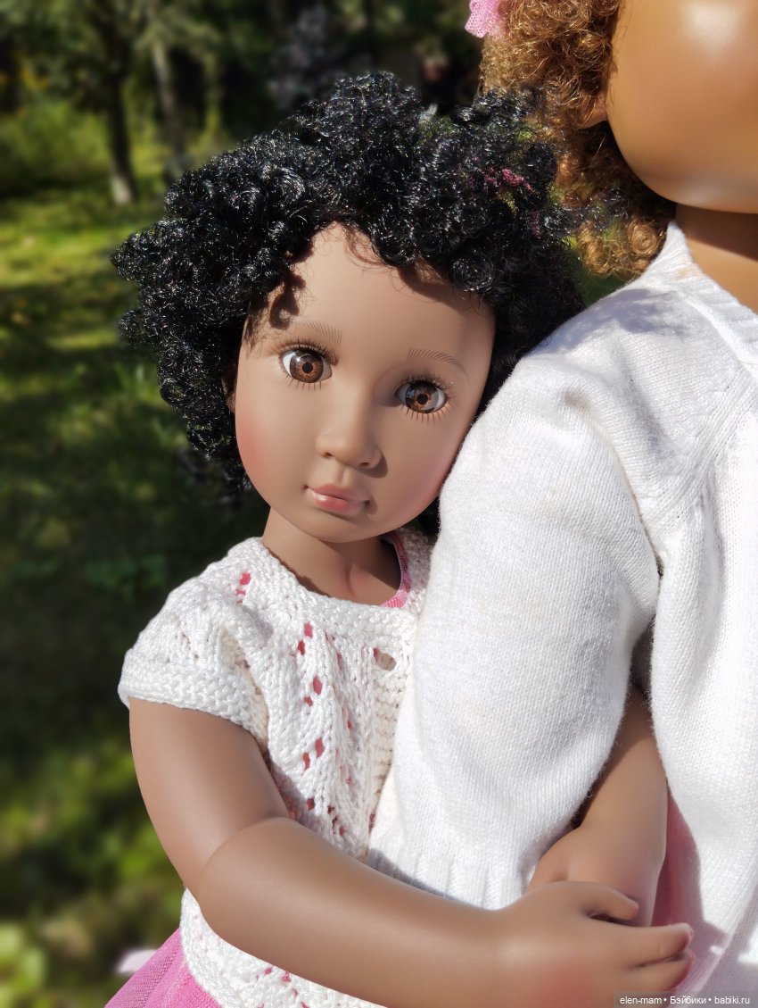 Большие и маленькие(◕‿↼) — Коллекции игровых кукол (Playline): фото полок (фото 10)