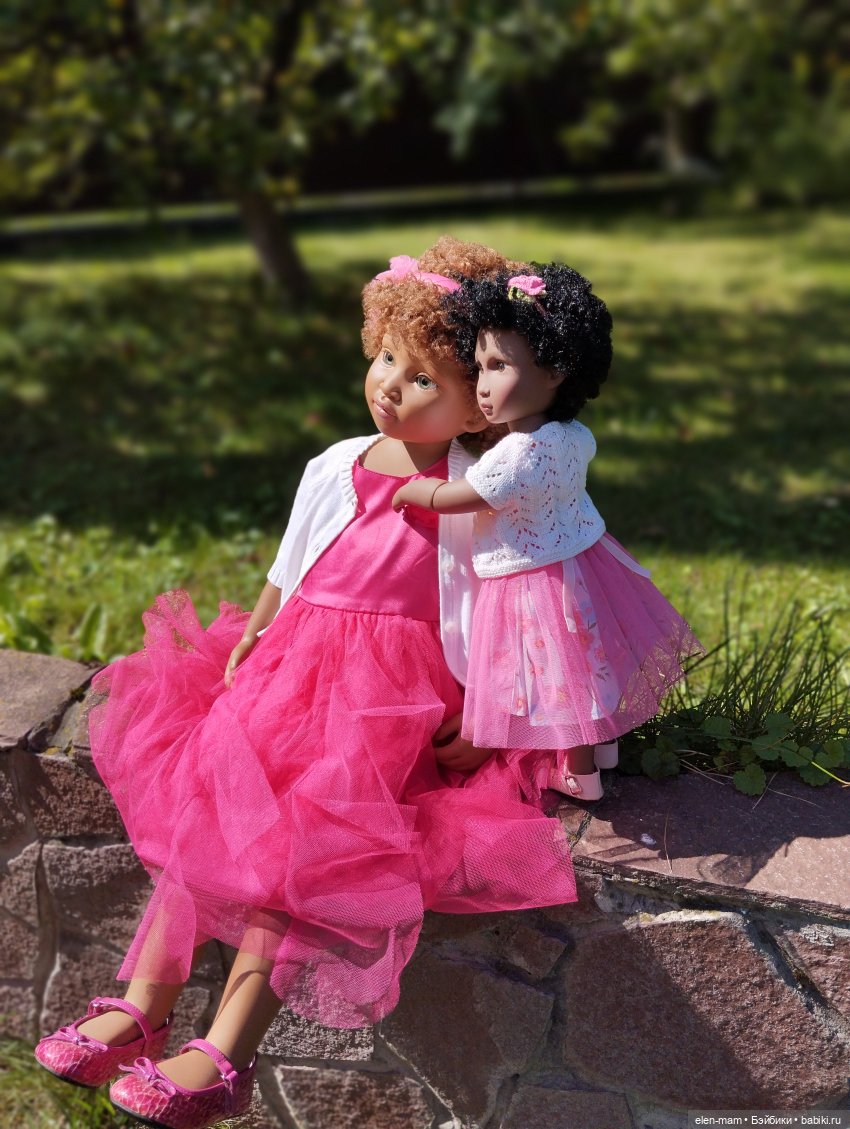 Большие и маленькие(◕‿↼) — Коллекции игровых кукол (Playline): фото полок (фото 7)