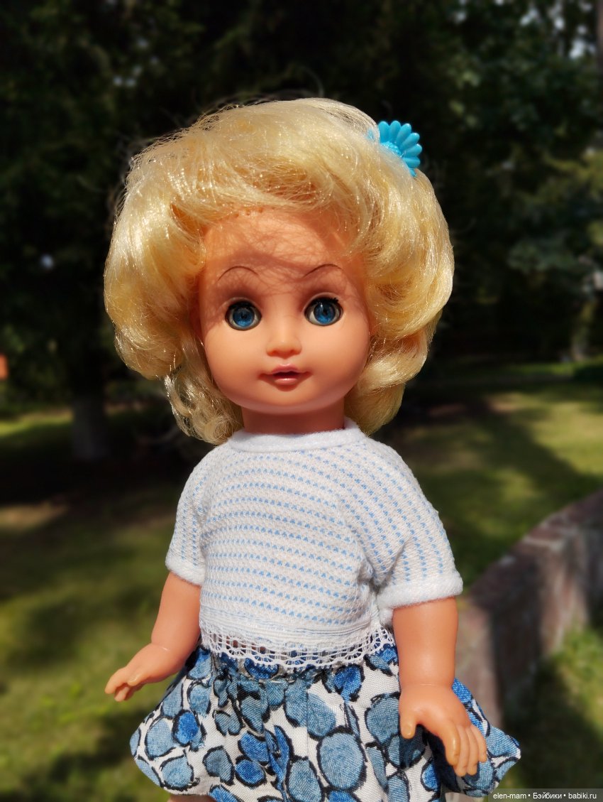 Блонди, в юбочке