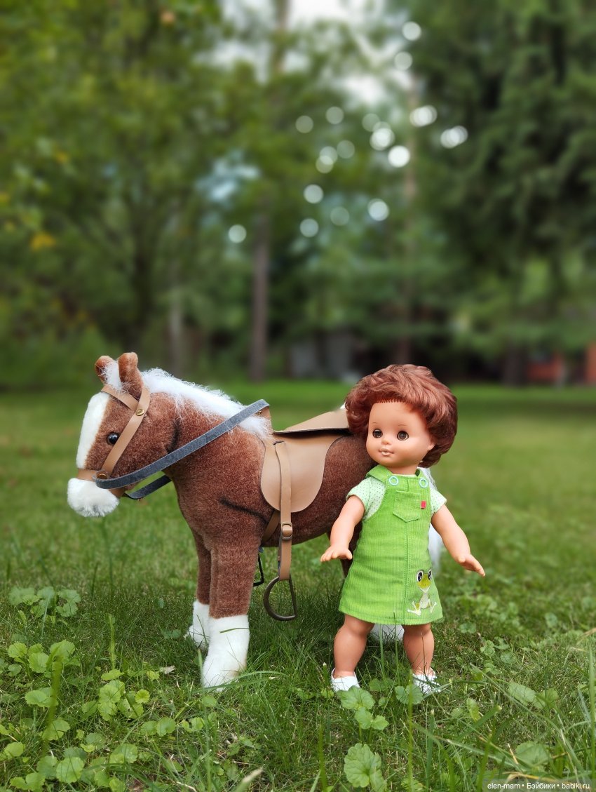 Зеленый сарафан