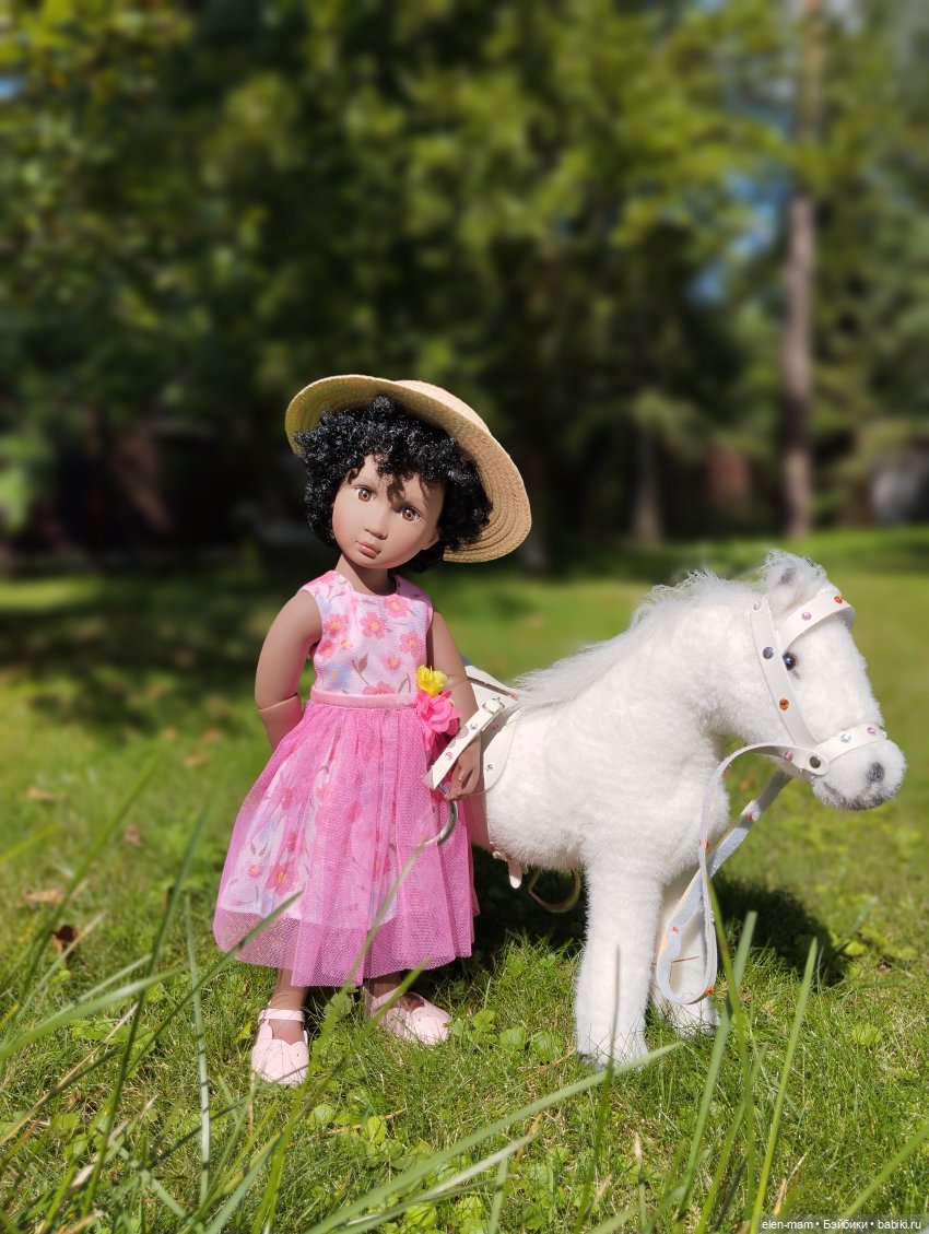 Бекки в шляпке