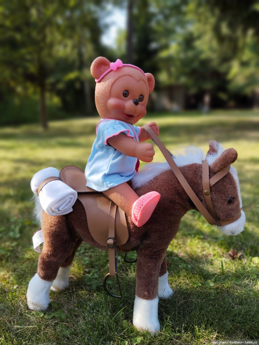 Симочка и ее подружка:) 👧🏻🐻