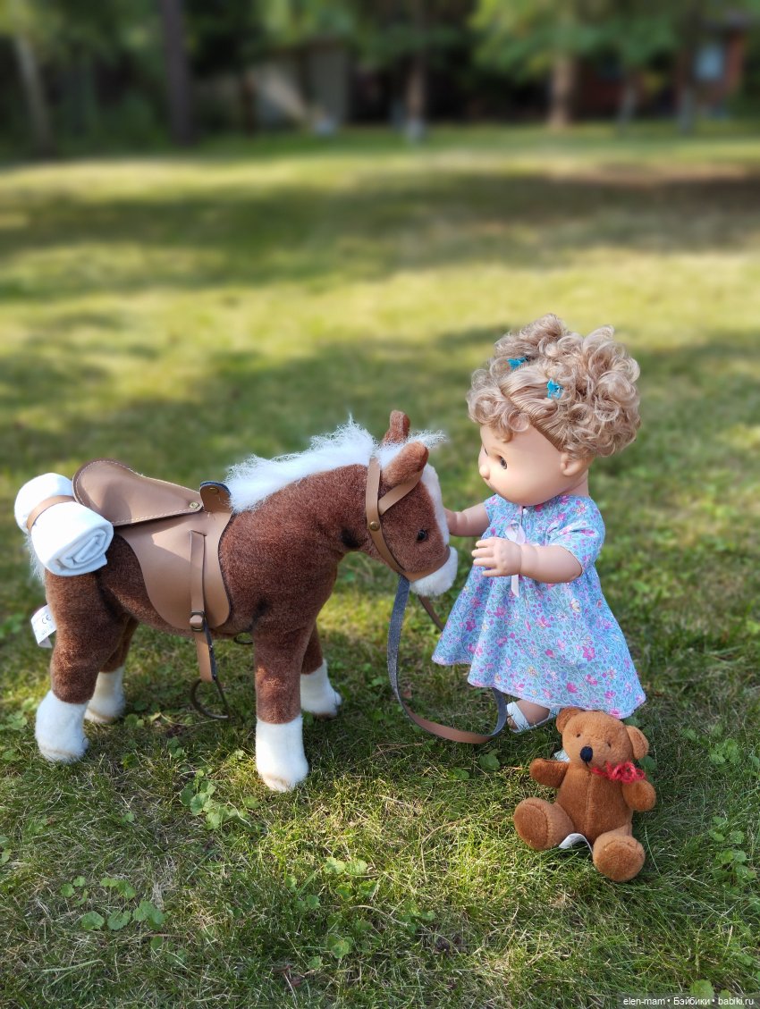 Симочка и ее подружка:) 👧🏻🐻