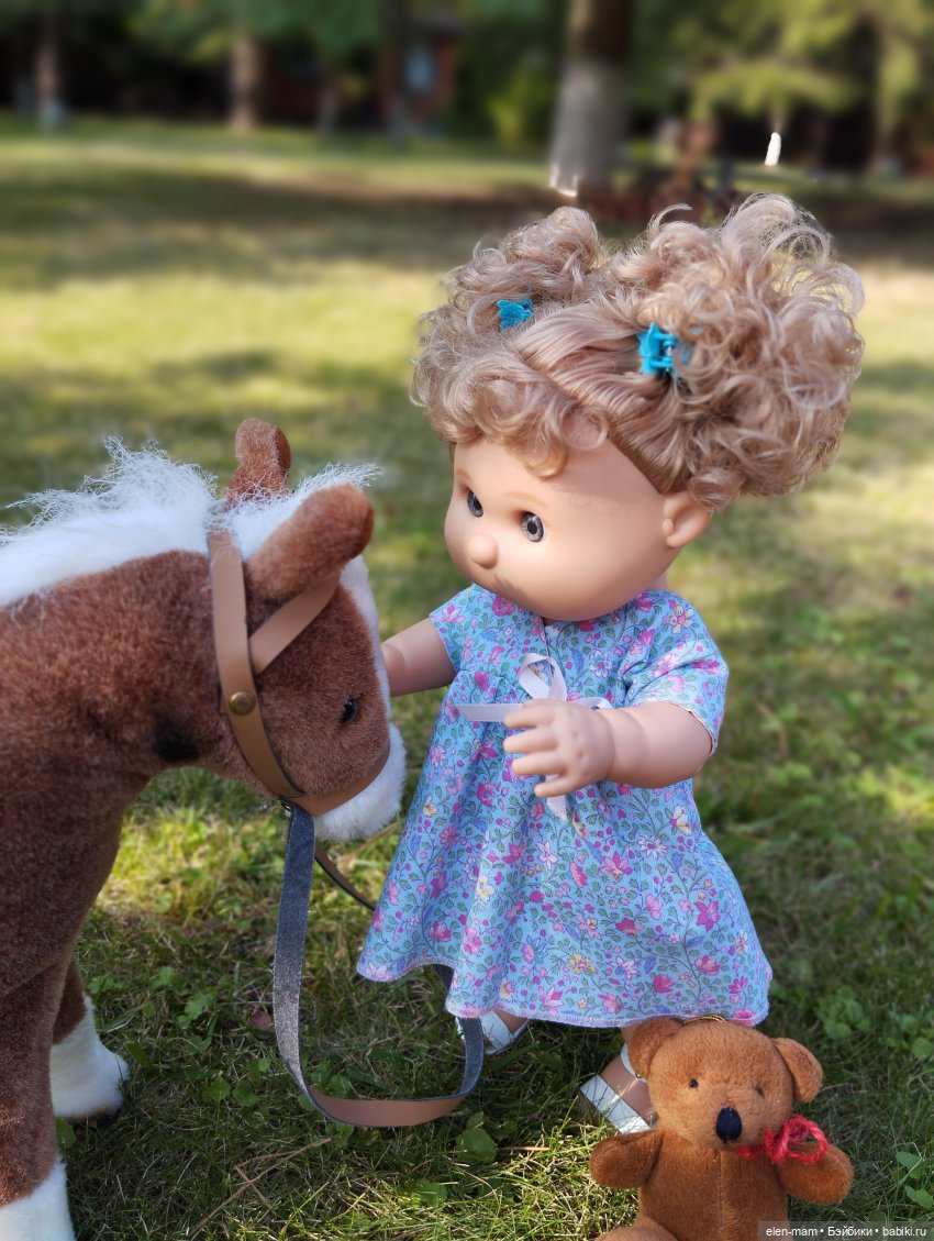 Симочка и ее подружка:) 👧🏻🐻