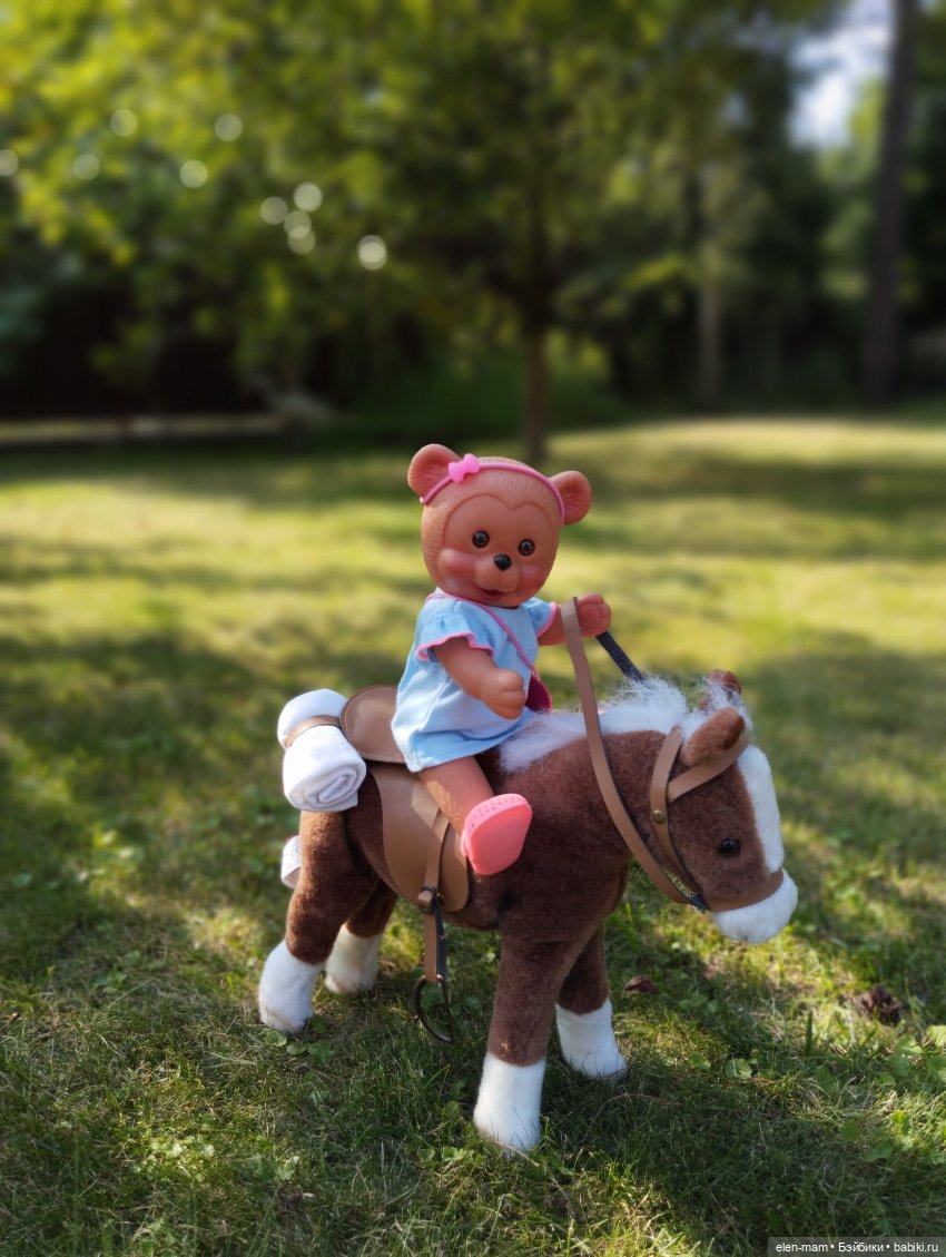 Симочка и ее подружка:) 👧🏻🐻