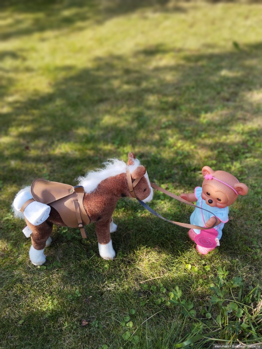 Симочка и ее подружка:) 👧🏻🐻