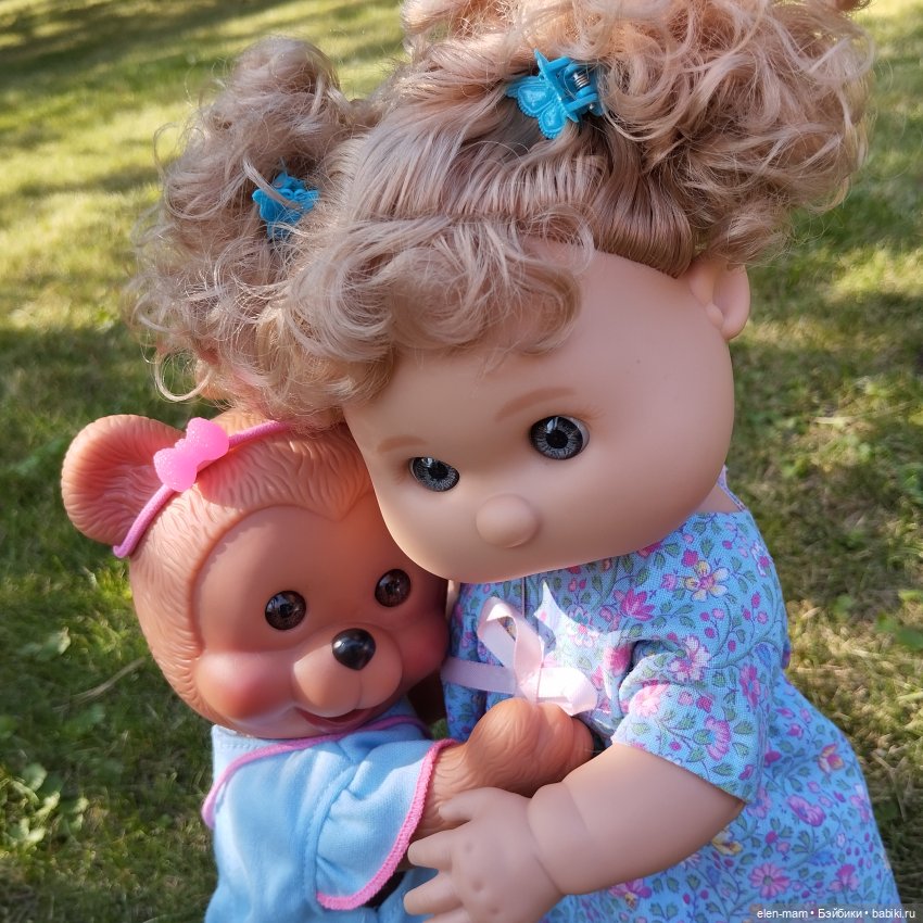 Симочка и ее подружка:) 👧🏻🐻