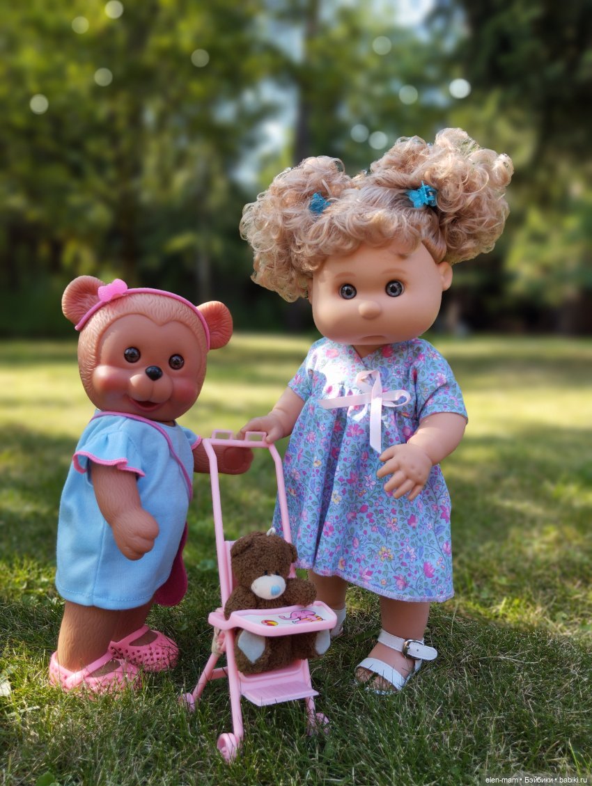 Симочка и ее подружка:) 👧🏻🐻