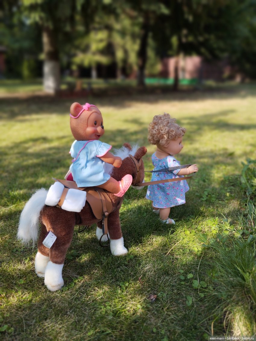 Симочка и ее подружка:) 👧🏻🐻