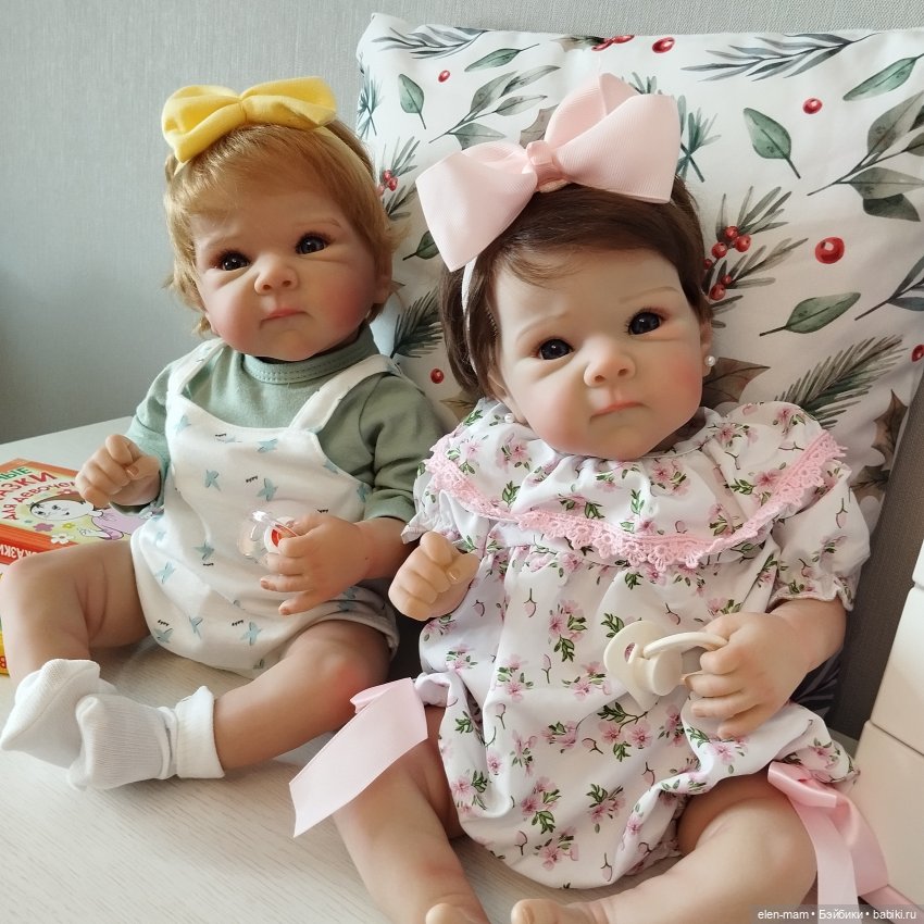 Эльза👧🏼, книжки📚 и малышки👶🏻👶🏻