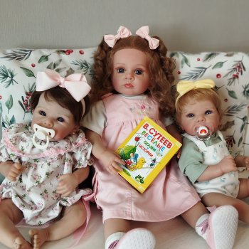 Эльза👧🏼, книжки📚 и малышки👶🏻👶🏻