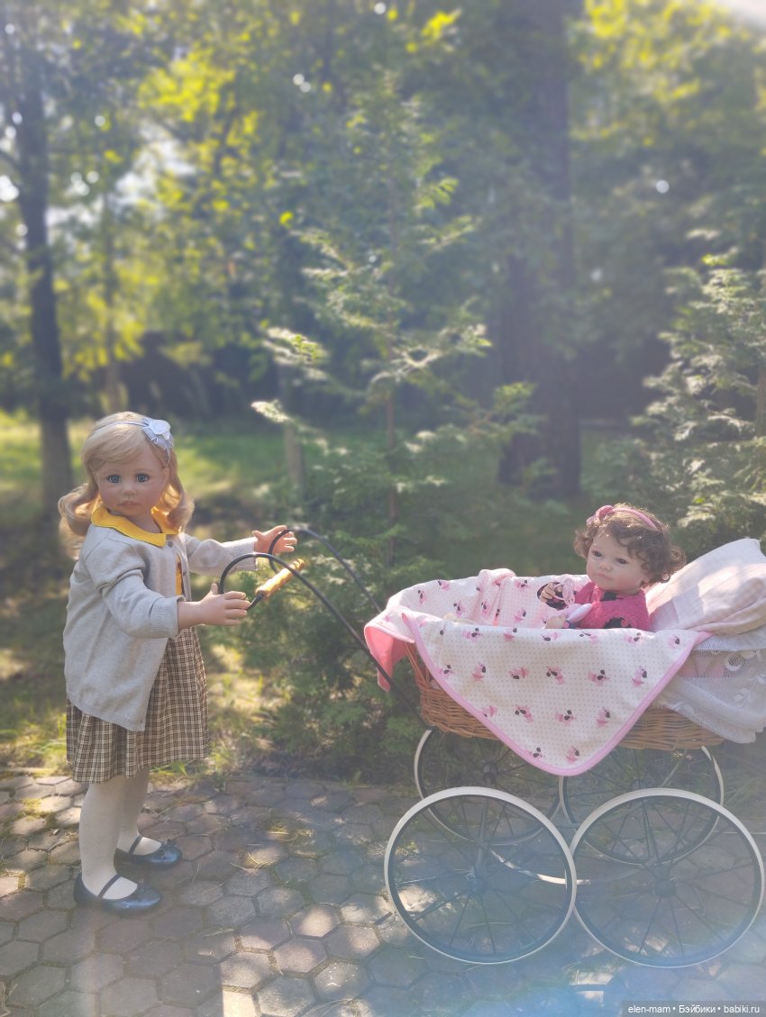 Неспешная прогулка🌳🌲🌳🌲🌳 — Куклы Monika Levenig и Monika Peter