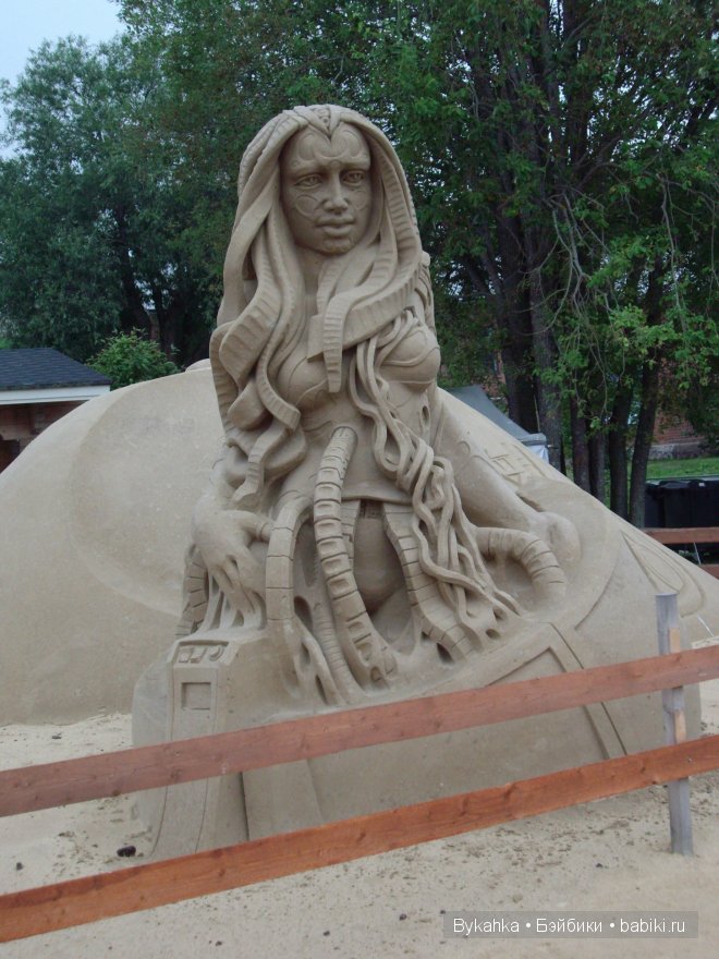 Скульптуры из песка на набережной Лапиенранты. Финляндия