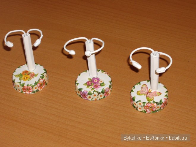 Мастер-класс. Стенд для куклы из подручных материалов