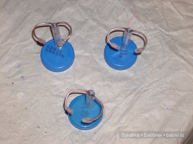 Мастер-класс. Стенд для куклы из подручных материалов