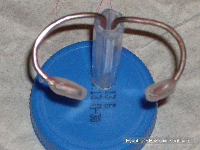 Мастер-класс. Стенд для куклы из подручных материалов