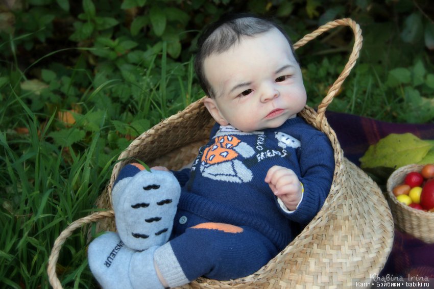 Есть в осени первоначальной