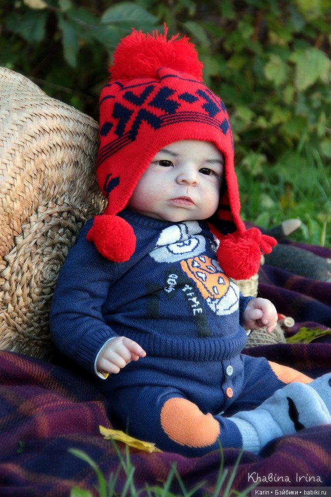 Есть в осени первоначальной