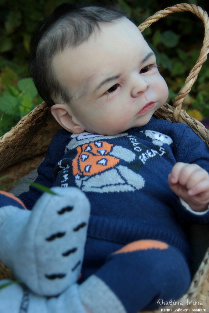 Есть в осени первоначальной