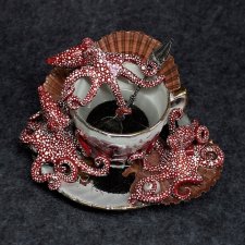 Реалистичные осминоги в кружках от голландской художницы Сахасы (Sahasa)