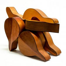 Серия скульптур «No Strings» художника Уилли Коула (Willie Cole)