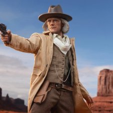 В Гонконге состоялся релиз фигурки Эмметта Брауна от Hot Toys по мотивам фильма «Назад в будущее 3»